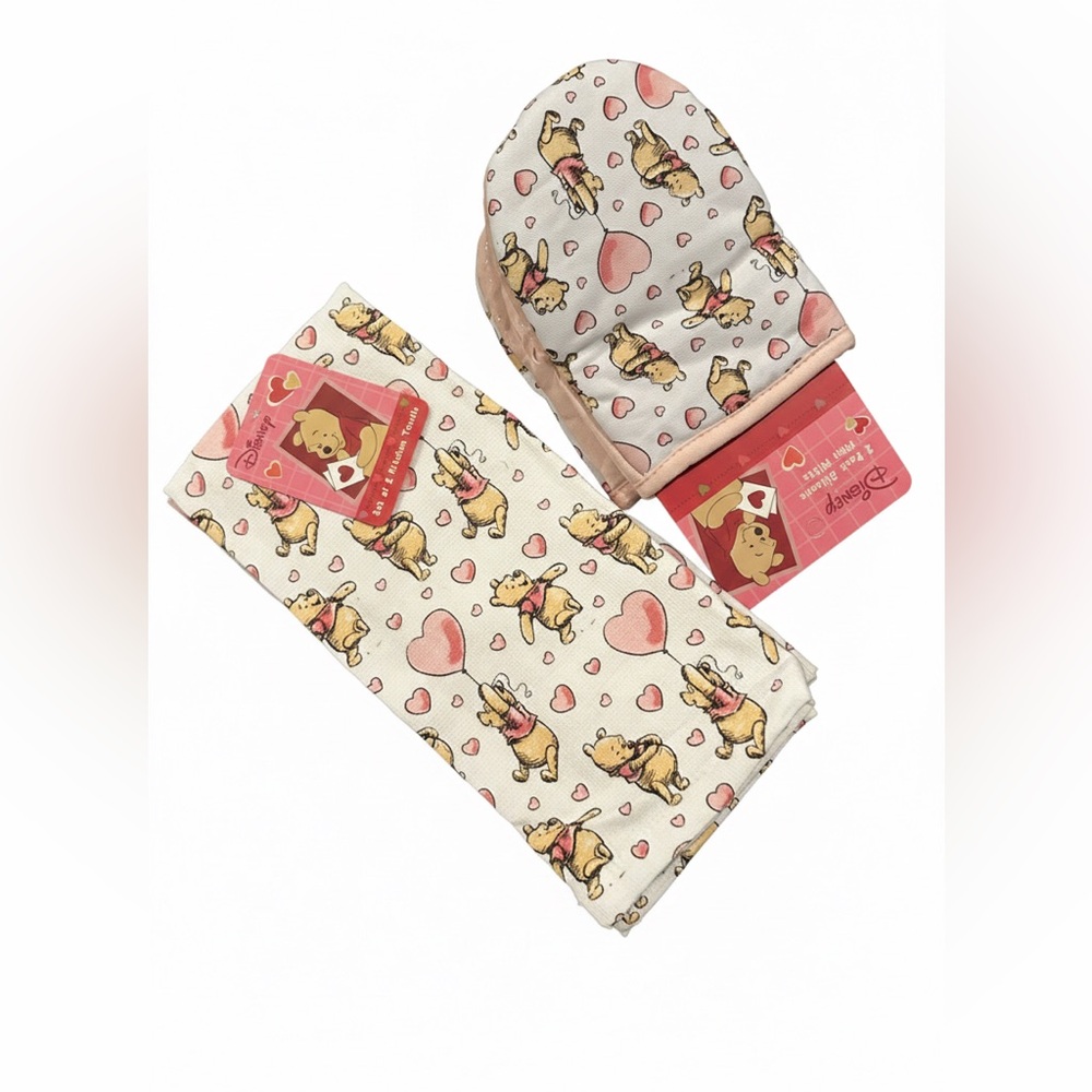 Disney Winnie the Pooh Valentine's Day Kitchen Set - 2 Towels & 2 Mini Mitts NWT